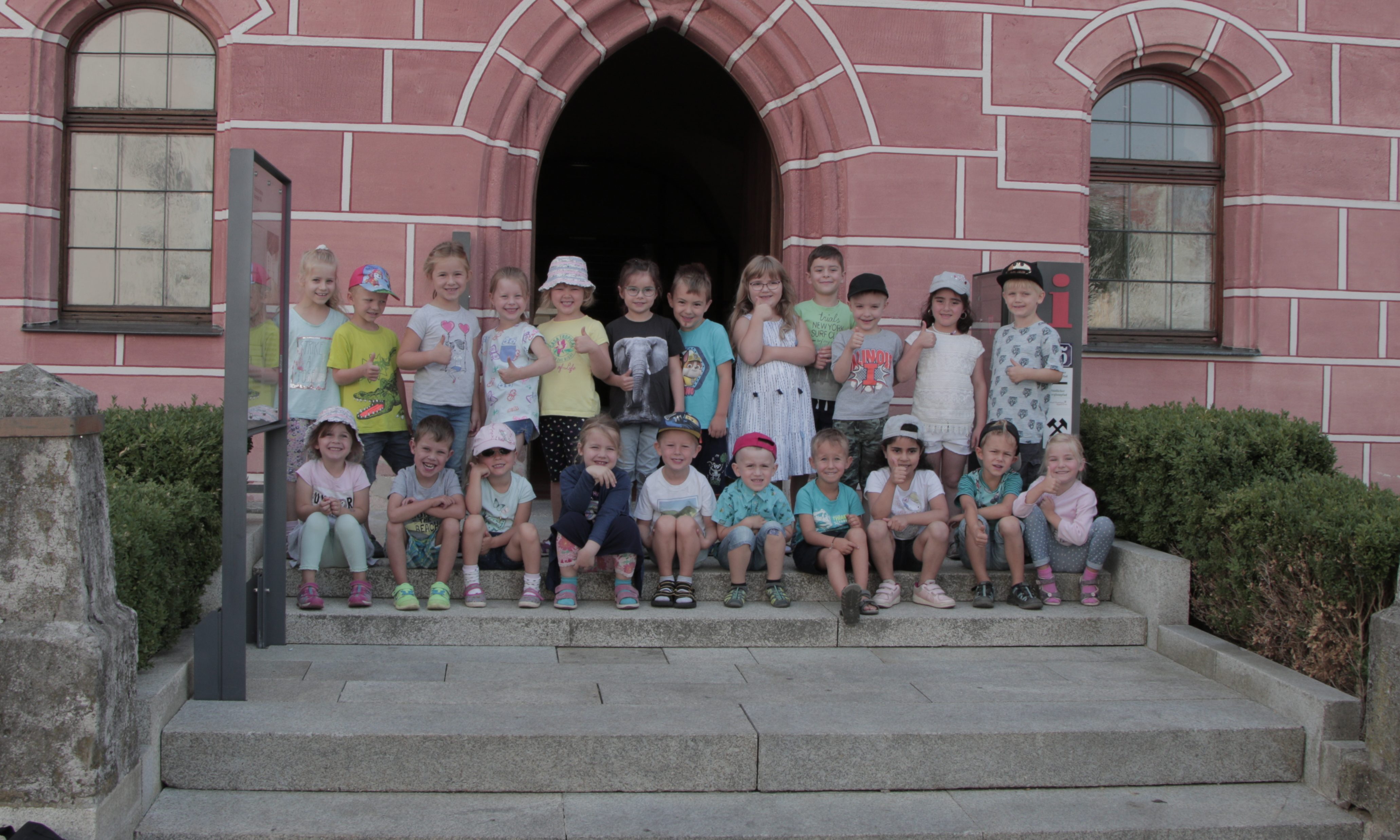 Kinder des Kindergartens “An der Allee” besuchen das Rathaus – Stadt