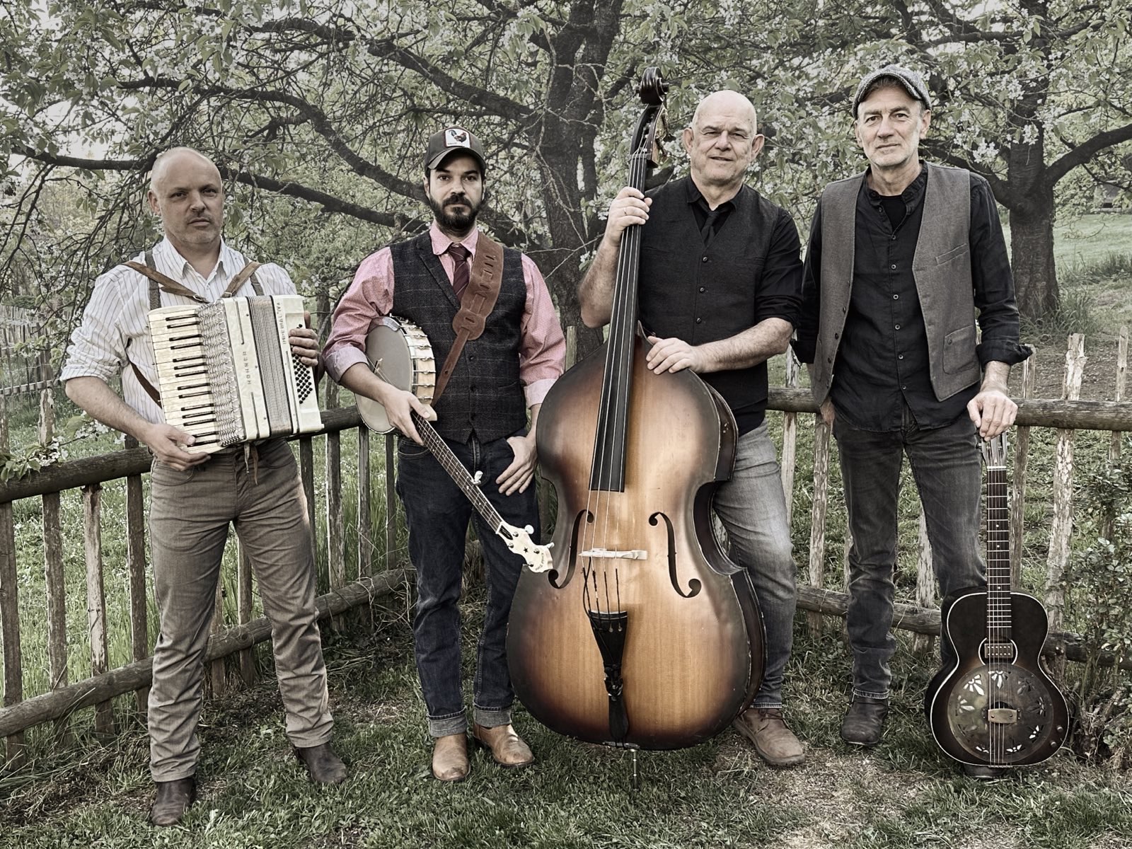 THE ROOSTER CROWS im Biergarten der Landkutsche